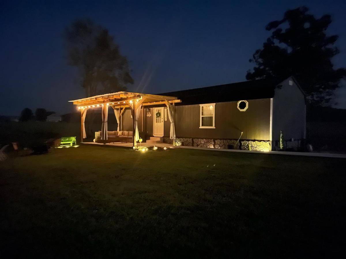 Вилла Little House By The Pond Oneida Экстерьер фото